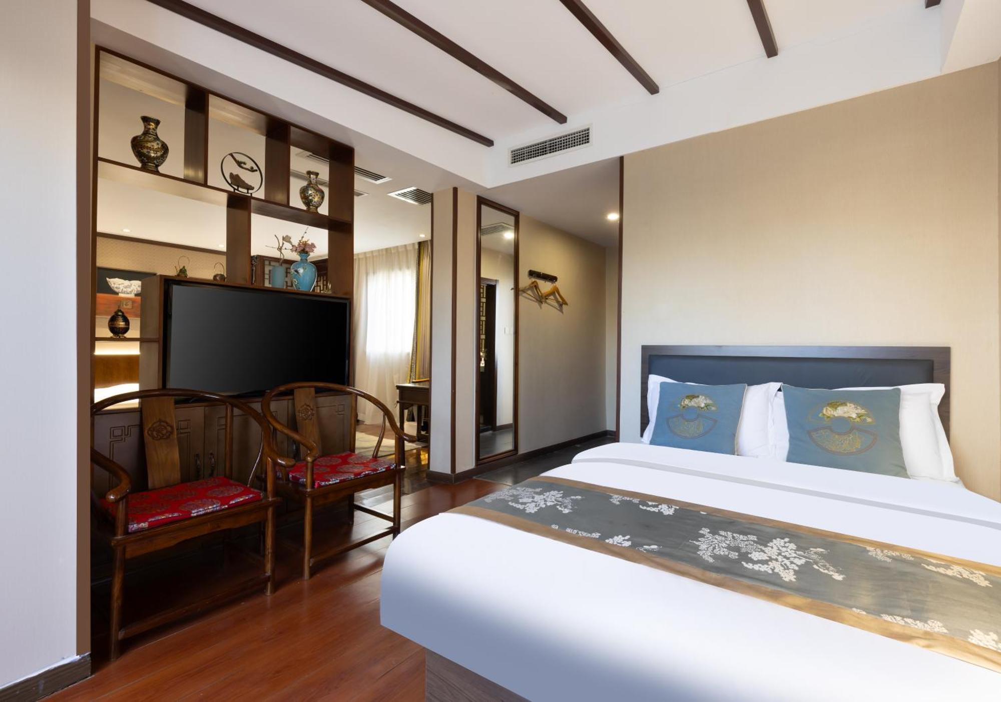 Chinese Culture Boutique Hotel-tangfu,traditional Chinese Theme,heart Of Beijing,near Forbidden City,tiananmen Square,hutongs,metro Access,free Coffee,tea,laundry